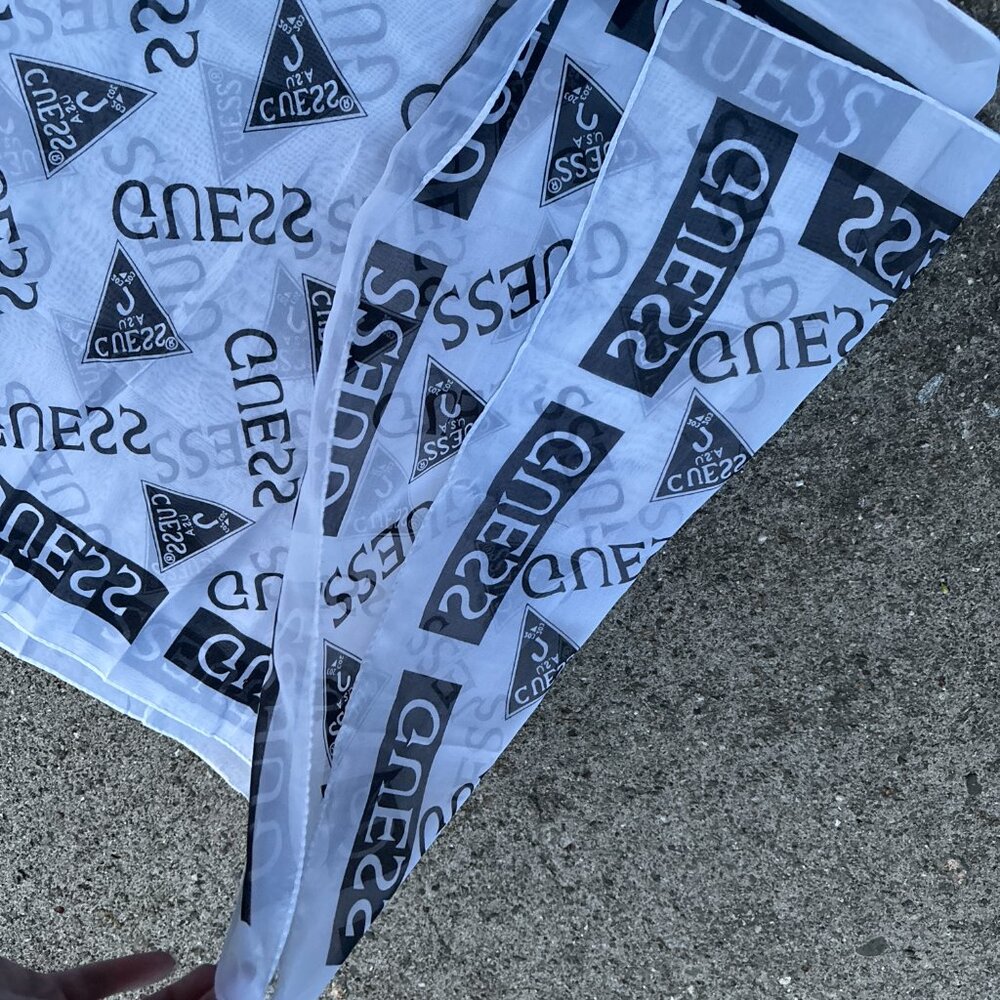 Guess Scarf - Picture 5 of 5